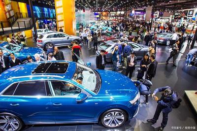 支持新能源汽车在小微型客车租赁服务中的应用